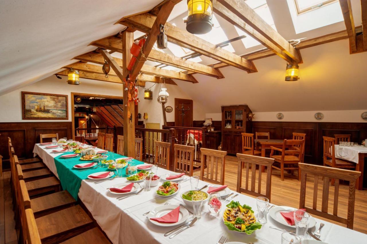Villa & Restaurant Admiral Nelson เฮล ภายนอก รูปภาพ
