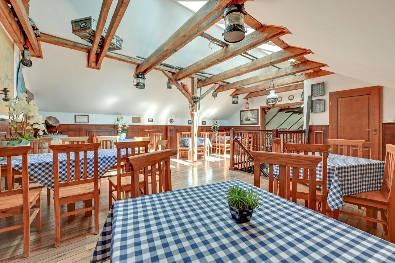 Villa & Restaurant Admiral Nelson เฮล ภายนอก รูปภาพ