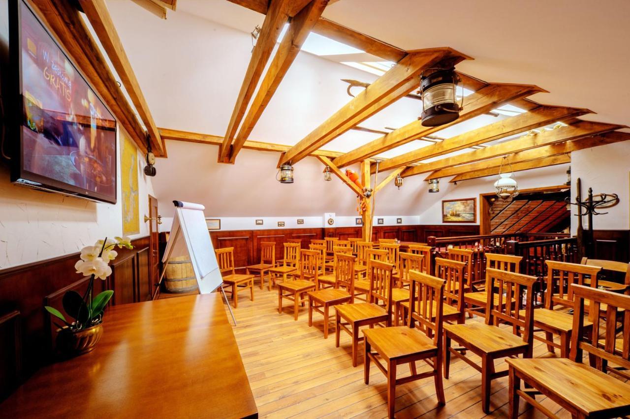 Villa & Restaurant Admiral Nelson เฮล ภายนอก รูปภาพ