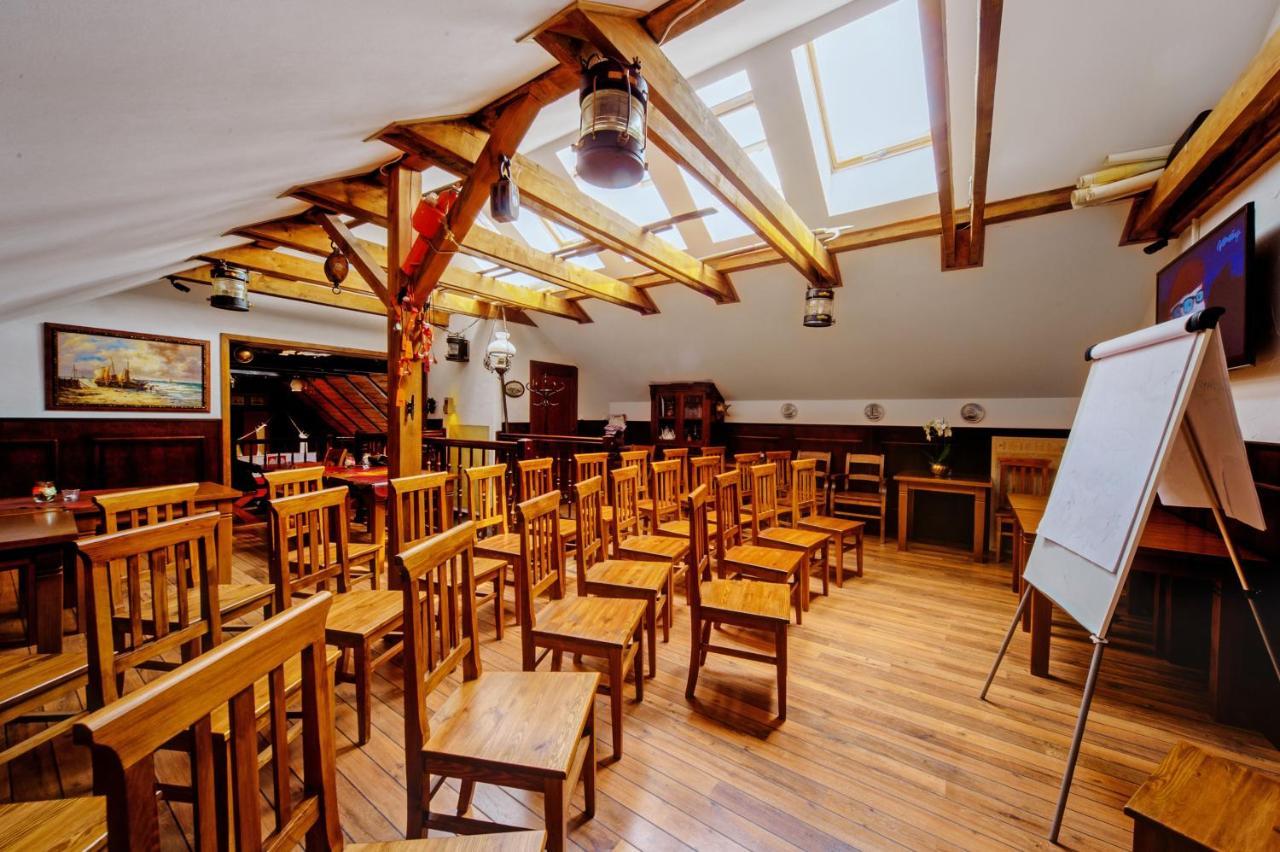 Villa & Restaurant Admiral Nelson เฮล ภายนอก รูปภาพ