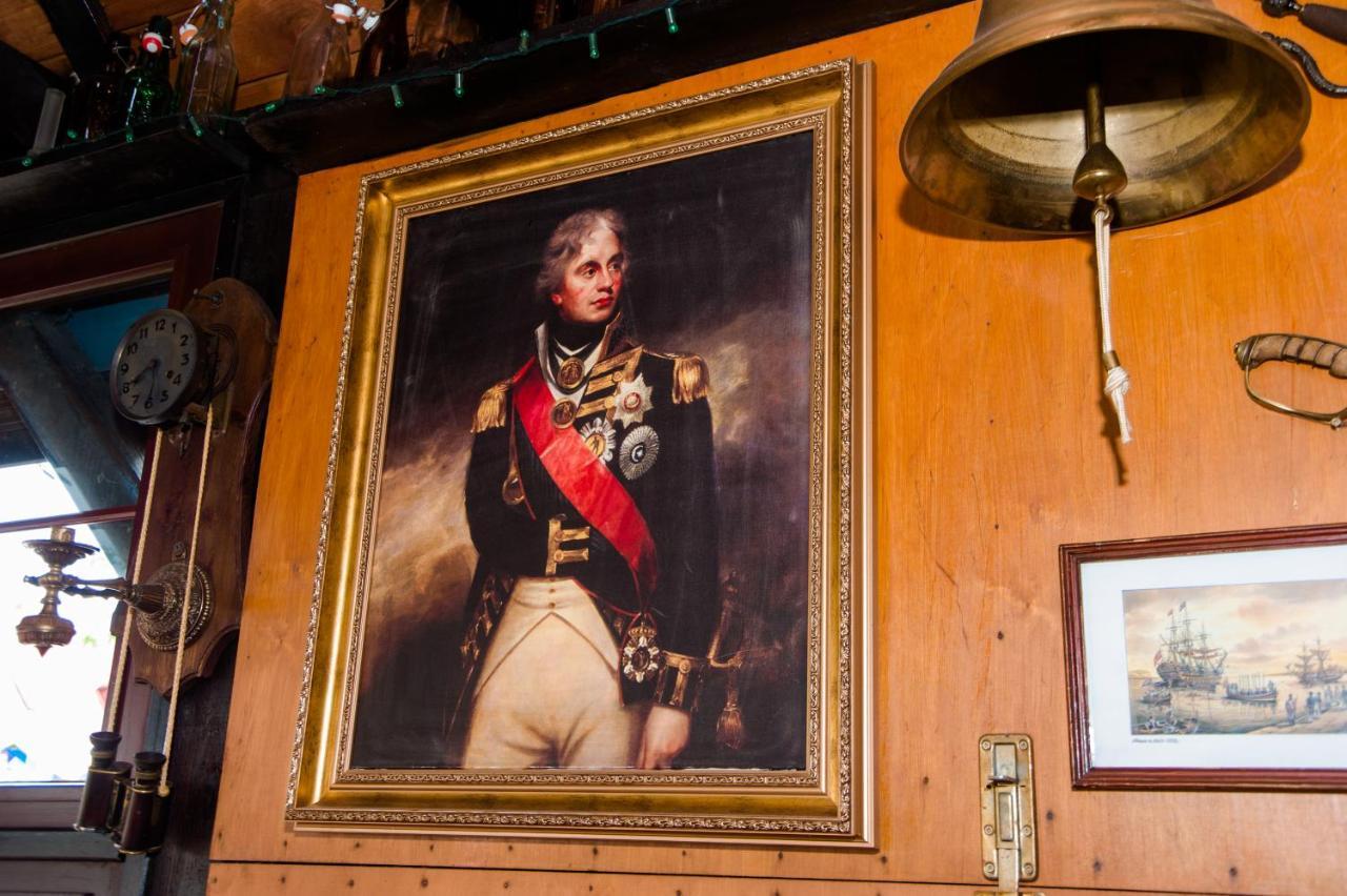 Villa & Restaurant Admiral Nelson เฮล ภายนอก รูปภาพ